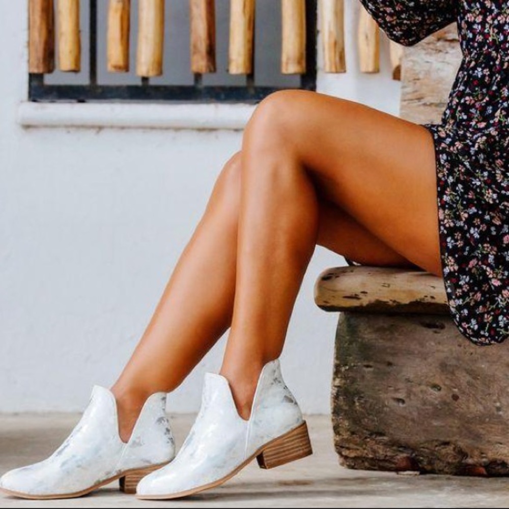 Corkys Curry Bootie-Wht Metallic